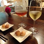 Wine Bar base - 最初にプチシューハム風味で：300円('13.08.21)