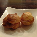 Wine Bar base - 最初にプチシューハム風味で：300円('13.08.21)