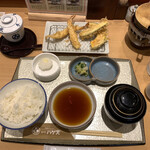 天ぷら ハゲ天 - 天ぷらと茶碗蒸し定食¥1400  この後、里芋と舞茸とほうぼう天が来た