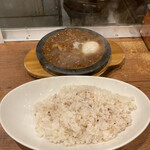 ホットスプーン - 豚肉と玉子と玉ねぎの熟成カレー(990円)