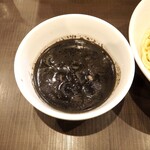 麺屋りゅう - イカスミつけめん（大）のつけ汁