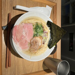 おダシと銀しゃり 中華そば二兎 - 貝ダシ汐そば