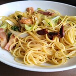 珈琲哲學 - ベ−コンとキャベツのペペロンチーノ