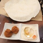 Byblos Lebanese restaurant - ファラフェル、ホンモス、チャパティパン