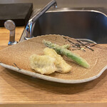 Tempura Ando Wain Ashiyaiwai - 