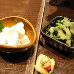 47都道府県の日本酒勢揃い 富士喜商店 - チーズと菜の花