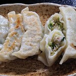 Bakuryuu - 莫龍中華食堂 ＠茅場町 皮がモチモチ食感の餃子