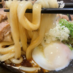 手打うどん けんどん屋 - コシの強い美味しいうどんだ。