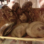 銀座 いっぱし - 松茸＆はまぐりの調理前