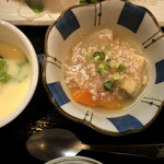 海鮮和食 魚まみれ 仲々 - 高野豆腐と大根のそぼろ餡掛け