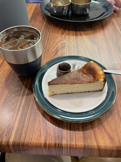 チーズケーキ美味しい』by 濃いめのアメリカン : チーズケーキと彩り