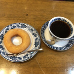 平岡珈琲店 - 珈琲とドーナツ　上から