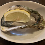 sake oyster BAR 石花 - 生牡蠣アップ