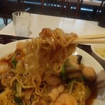 中華料理 京華茶楼 - 麺リフト