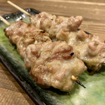 すし酒場 魚あるき - 「せせり塩（税込￥260）×2」