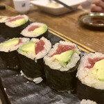 すし酒場 魚あるき - 「鮪アボカド細巻き（税込￥480）×2」