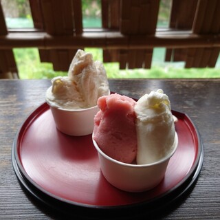 白川郷あいす工房 与ぜ_1