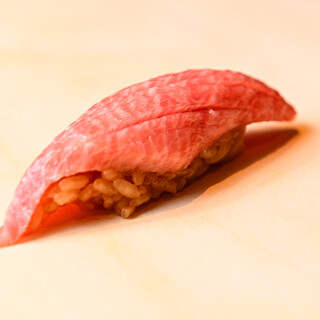 「おまかせコース」のみ。11,000円～16,500円