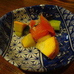 いとや - お通し：季節野菜の塩もみ