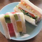 市川屋珈琲 - フルーツサンド＆ミックスサンド