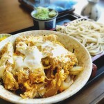 Yamaden - かつ丼セット・冷(￥980)。カツ丼とそばどっちもボリューム満点！