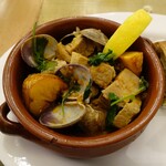 葡萄牙料理 ピリピリ - ポルコ ア アレンテジャーナ(パン)