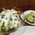 キッチン ブルー グローブ - サラダ、お新香のアップ