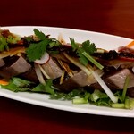 青空カリー - 鰹のタタキ・香味野菜と特製辣油で