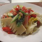 Trattoria Avantino - 季節のおすすめパスタ「季節野菜たっぷりの野菜のペペロンチーノ」フェットチーネ（￥１６００）