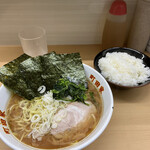 横浜ラーメン 町田家 - 