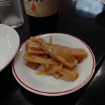 味楽 - テヲカケテ柔らかく仕上げ、素晴らしい味付けを施した絶品メンマ。