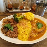 レインボウスパイス - ランチタイムダブルカリー(限定のチキンキーマ＋ネイコーリーカリー)＋ポテサラトッピング(^-^)