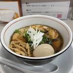 らぁ麺 団欒 - 地鶏(醤油) (別アングル)♪