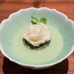 上方中華 新瓊 - 薔薇緑豆：柚子ミルクプリン