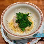 上方中華 新瓊 - 文蛤拌麺：空心菜と蛤の拌麺