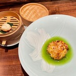 上方中華 新瓊 - 獅子頭：魚庭(なにわ)あこうの団子