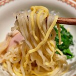 上方中華 新瓊 - 麺2種の食感の違いを楽しみます