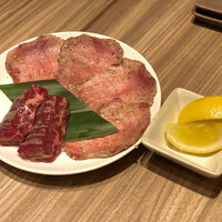 焼肉うしごろ 新宿三丁目店 - 