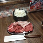Yakiniku To Horumon Izakaya Modyoi - カルビ焼肉と御飯