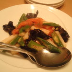 薬膳 天地･礼心 東方人康食養館 - 夏：山芋オクラの炒め物