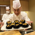 鮨 やすみつ - 岩手県産の紫雲丹