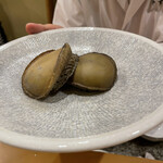 鮨 やすみつ - 蒸し鮑