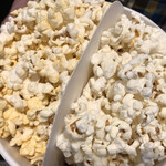 AEON CINEMA - やっぱり映画にはポップコーンですね♪「Ａセット」の「ハーフ&ハーフ」です♫