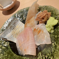 すが弥 - 最初のアテです。ゆっくりと日本酒に進みます