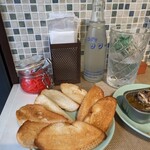たこ焼き カツラギ - オイルサーディンのパンを追加しました