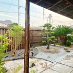 和　ともり - 見えるお庭の手入れも行き届いていて