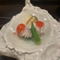 鮨ひろ瀬 - ハモの梅肉添え　オクラと水茄子