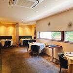 207945150 - センスのいい店内