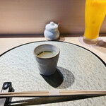 天冨良 銀座 よこ田 - 先ずは季節のスープが出てきました