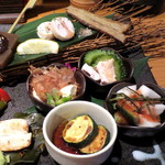 輪だち - ごぼうの唐揚げ、クリームチーズとおくらのおかかまぶし、他。。